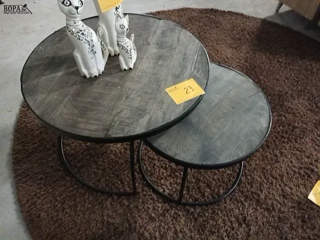 Lot 23 - bijzettafels. 2 stuks - afbeelding 1 van  4