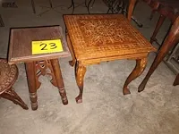 Lot 23 - bijzettafeltjes en plantenstaanders. 5 stuks - afbeelding 3 van  4