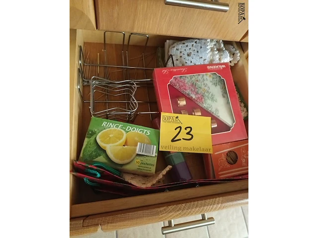Lot 23 - diversen. inhoud lades - afbeelding 3 van  6