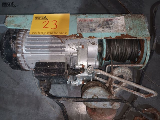 Lot 23 - gemotoriseerde lier - afbeelding 2 van  4