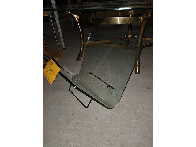 Lot 23 - glazen lectuurhouder - afbeelding 1 van  3