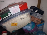 Lot 23 - kledij, linnen en schoenen - afbeelding 3 van  3