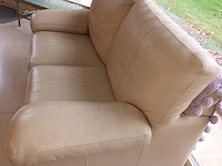 Lot 23 - lederen sofa - afbeelding 2 van  3