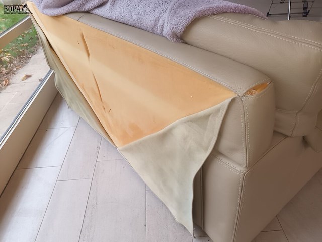 Lot 23 - lederen sofa - afbeelding 3 van  3