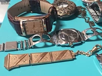 Lot 23 - lot juwelen en horloges - afbeelding 7 van  7