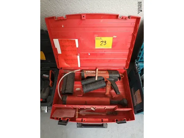 Lot 23 - mortelspuit hilti in koffer - afbeelding 1 van  4