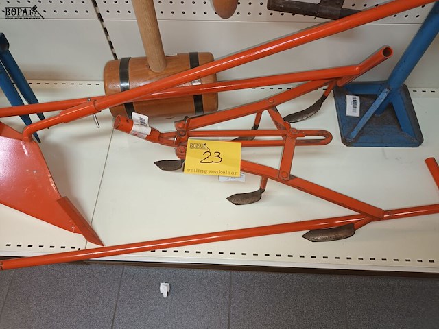 Lot 23 - ploeg met tanden - afbeelding 1 van  4