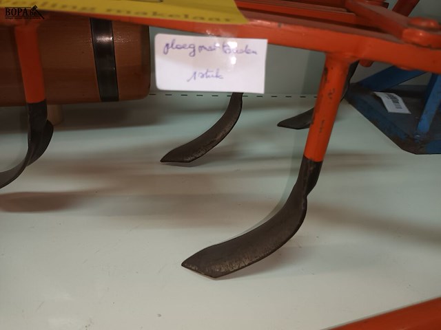 Lot 23 - ploeg met tanden - afbeelding 2 van  4