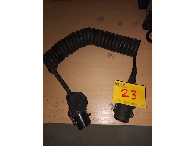 Lot 23 - spiraal verlengkabel - afbeelding 1 van  2