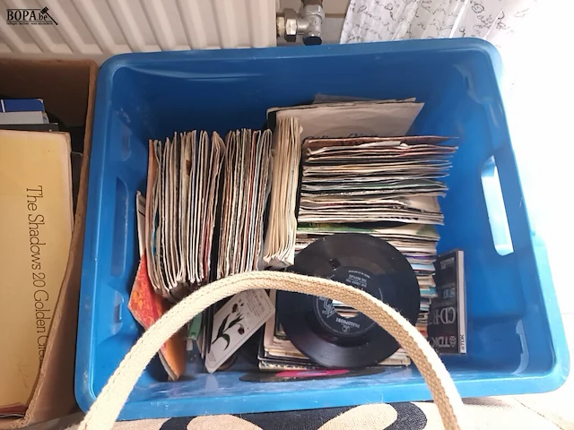 Lot 23 - vinyl lp’s en singels - afbeelding 2 van  3