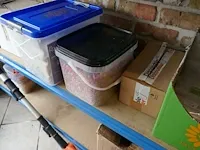 Lot 23 - voedingsbakken en eetwaren - afbeelding 4 van  14