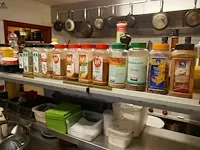 Lot 23 - voedingsbakken en eetwaren - afbeelding 7 van  14