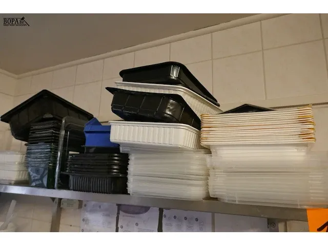 Lot 23 - voedingsbakken en eetwaren - afbeelding 13 van  14