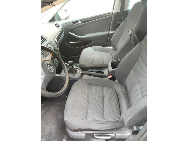 Lot 23 - volkswagen jetta schadewagen (2011-chass.wvwzzz16zcm031549) - afbeelding 17 van  20