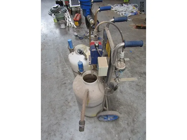 Lot 23 - waterdoseringstoestel 2 stuks - afbeelding 5 van  5