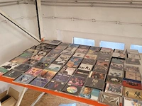 Lot 230 - grote partij cd's circa 72 ex.