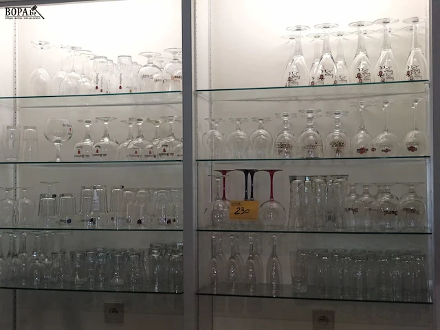 Lot 230 - lot glazen - afbeelding 1 van  4