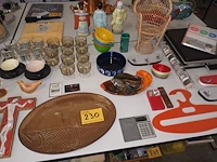 Lot 230 - retro en vintage. 52 stuks - afbeelding 1 van  5