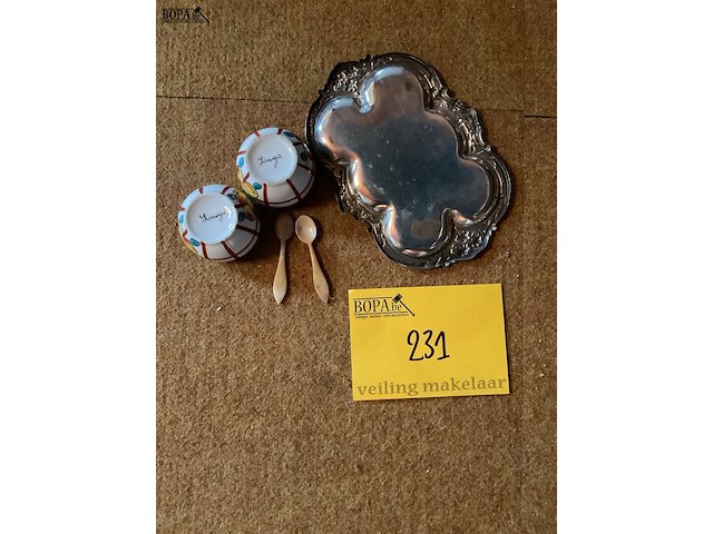 Lot 231 - verzilverd schaaltje met 2 limoges potjes en lepeltjes - afbeelding 3 van  3