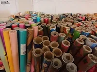 Lot 232 - cadeaupapier en kaftpapier - afbeelding 3 van  5