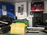 Lot 232 - diverse gsm's , al dan niet met doos en/of oplader ong 24 st - afbeelding 1 van  15