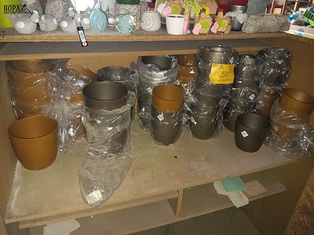 Lot 232 - elho pvc bloempotten. ca. 45 stuks - afbeelding 1 van  1