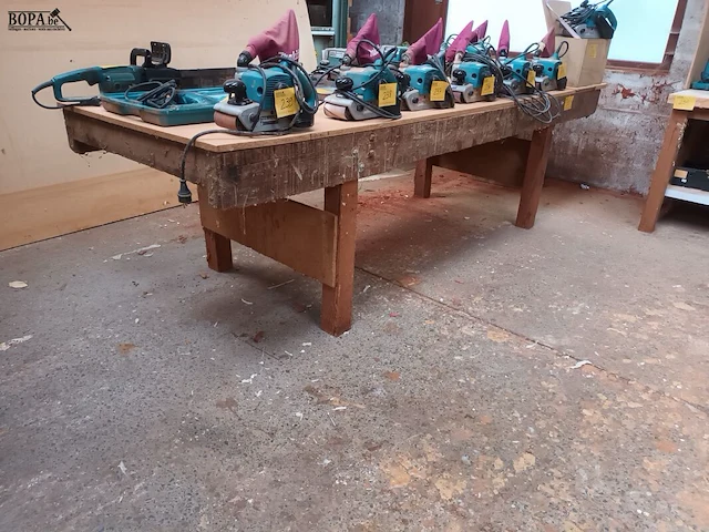 Lot 232 - houten werktafel - afbeelding 1 van  3