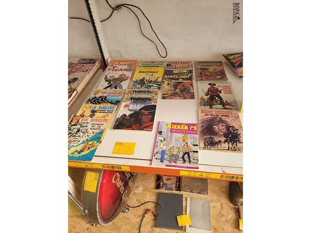 Lot 233 - partij strips 16 ex. - afbeelding 1 van  3