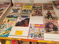 Lot 233 - partij strips 16 ex. - afbeelding 1 van  3