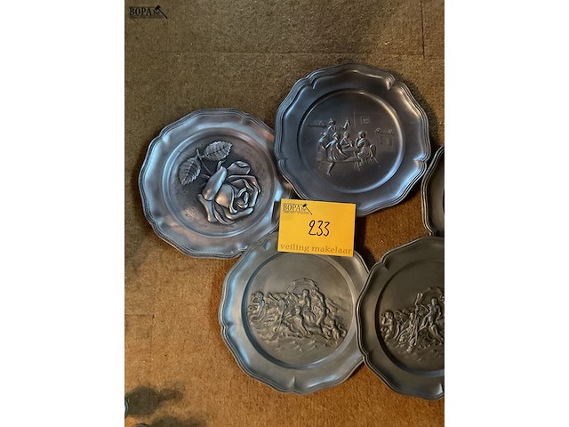 Lot 233 - wandborden 5 stuks in tin - afbeelding 2 van  3