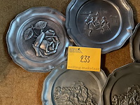 Lot 233 - wandborden 5 stuks in tin - afbeelding 2 van  3