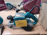 Lot 234 - bandschuurmachine makita - afbeelding 1 van  3