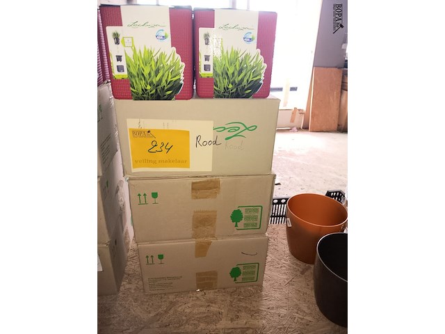 Lot 234 - lehuza bloempotjes. 16 stuks - afbeelding 1 van  2