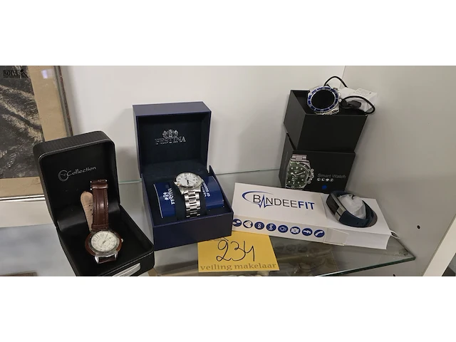 Lot 234 - polshorloges, smartwatch, baneefit, festina en laquiole - afbeelding 1 van  5