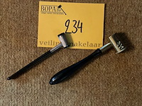 Lot 234 - verzilverd sigarettepijpje dame/meetlepel voor buskruit - afbeelding 1 van  2