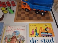 Lot 234 - vintage speelgoed. 25 stuks - afbeelding 1 van  2