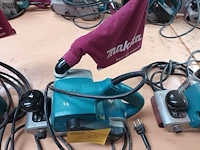 Lot 235 - bandschuurmachine makita - afbeelding 3 van  3