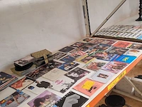 Lot 235 - grote partij vinylplaten + 1 cassette - afbeelding 1 van  6