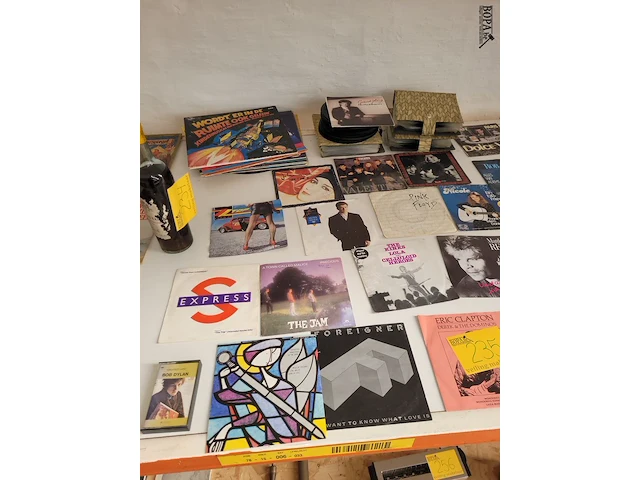 Lot 235 - grote partij vinylplaten + 1 cassette - afbeelding 2 van  6