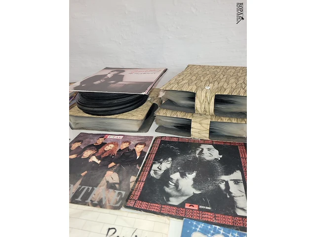 Lot 235 - grote partij vinylplaten + 1 cassette - afbeelding 5 van  6