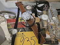 Lot 235 - lotje divers polshorloge ong 13 stuks - afbeelding 1 van  4