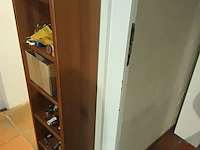 Lot 235 - smalle houten kast - afbeelding 3 van  3