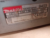 Lot 236 - bandschuurmachine makita - afbeelding 2 van  3