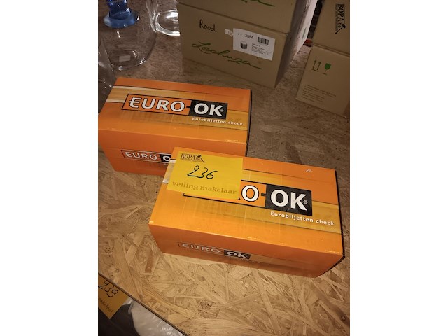 Lot 236 - bankbiljet euro-ok check. 2 stuks - afbeelding 1 van  2