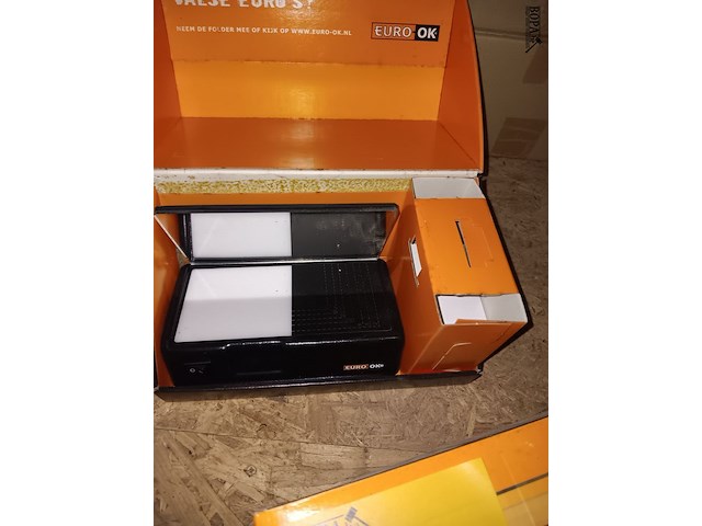 Lot 236 - bankbiljet euro-ok check. 2 stuks - afbeelding 2 van  2