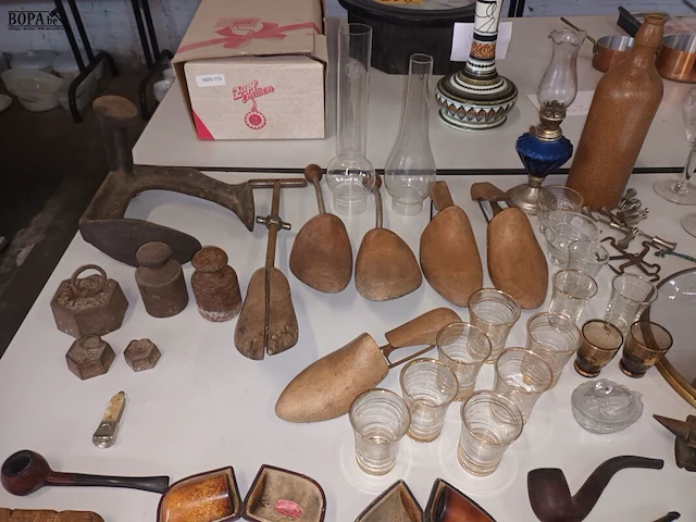 Lot 236 - brocante. 55 stuks - afbeelding 1 van  4