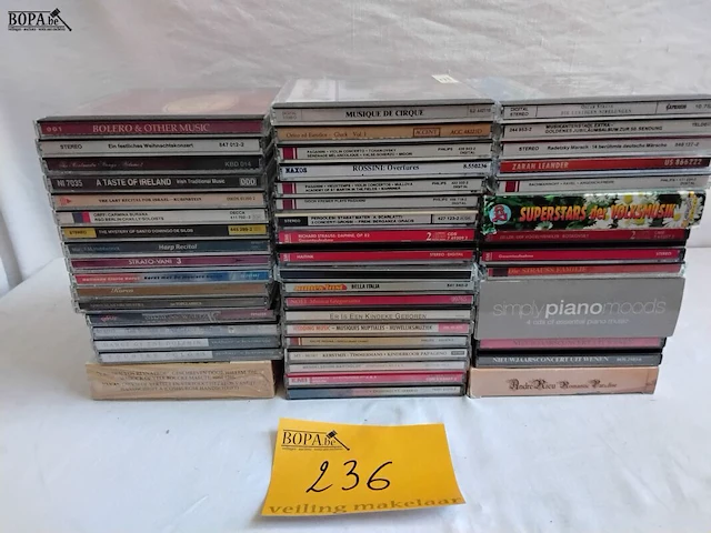 Lot 236 - lot cd's, variatie en klassiek, stapel - afbeelding 1 van  3