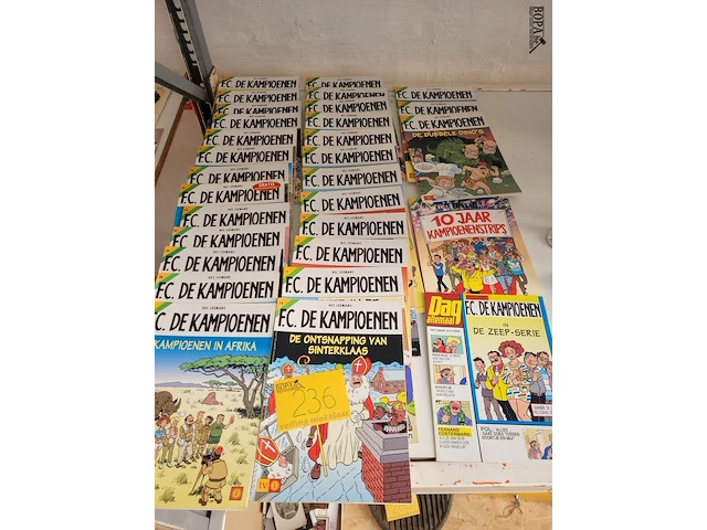 Lot 236 - partij strips fc de kampioenen 30 ex. - afbeelding 1 van  3