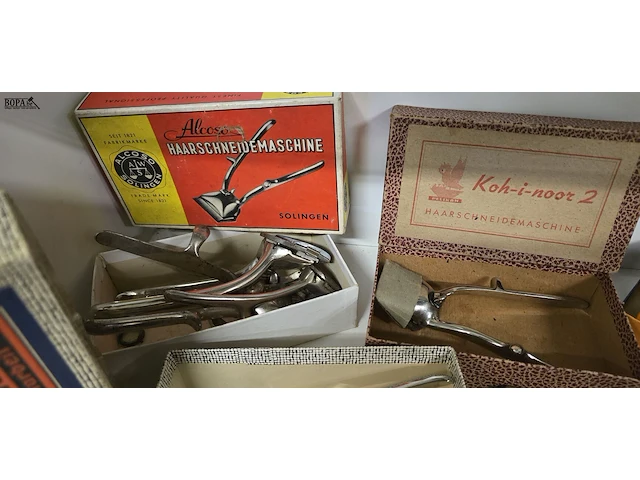 Lot 237 - handhaarknippers en scheermessen - afbeelding 3 van  4