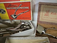 Lot 237 - handhaarknippers en scheermessen - afbeelding 3 van  4